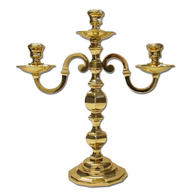 Candelabro de bronze polido para três velas