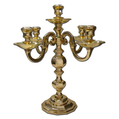 Candelabro de bronze polido para cinco velas