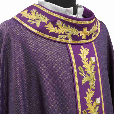 Casulla sacerdotal de lana, viscose e poliéster morado